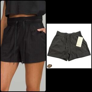 Lululemon Dance Studio HR Short 3.5” Black Size 4 Cinch Waist Pockets NEW Tags